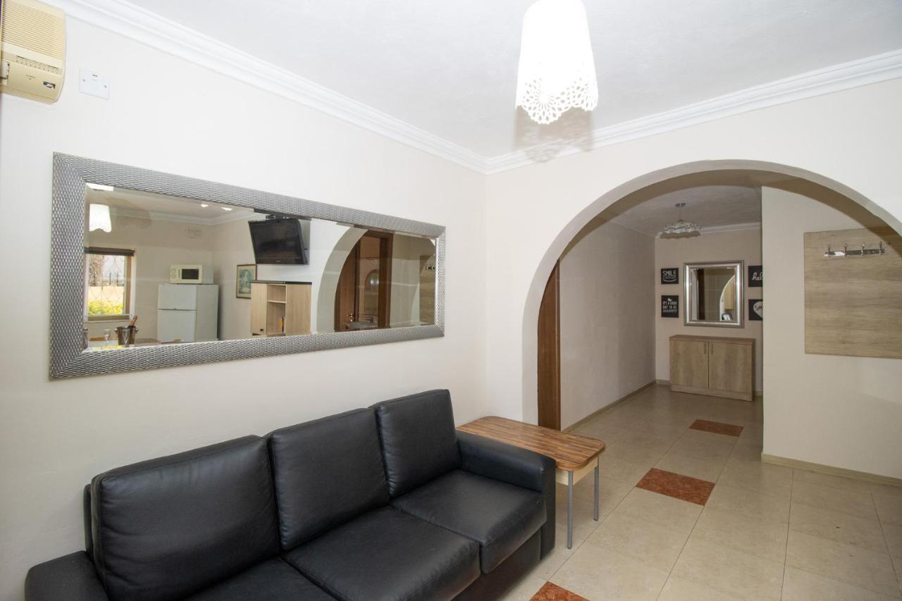 Tranquil Villa Apartments Units Mellieħa Eksteriør bilde